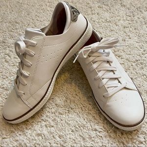 Like New Women’s Sneaker. Dr. Scholl’s Size 9.5 Snake Print Detailing